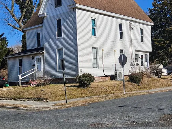 723 Clarke Ave, Pocomoke City, MD 21851