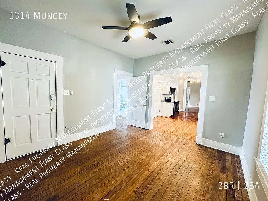 Prime location next to JBSA Ft. Sam Houston & Pearl District! — Photo 3