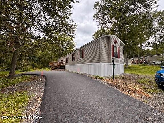 3rd image of 276 Birchwood Dr