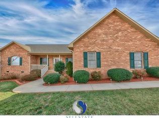 108 Stone Creek Dr, Statesville, NC 28625