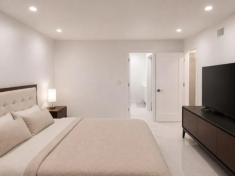 6249 Bay Club Dr #3 — Photo 3