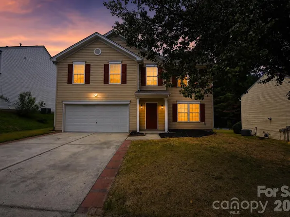 1034 Chalk Hill Ln, Charlotte, NC 28214