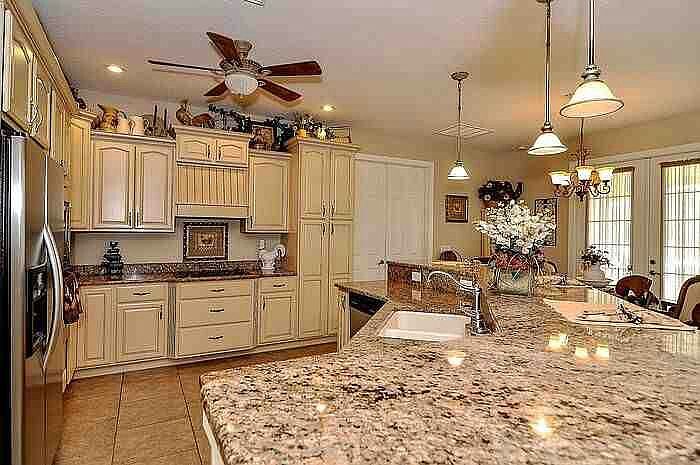 1st image of 16200 Aralia Dr