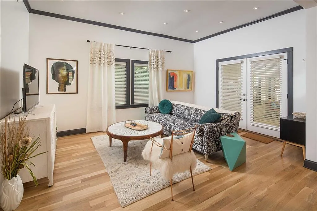 2 bed, 2.0 bath, 1400 sqft, $3,700 — Photo 2