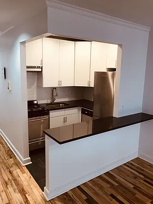 Rented by Metropolis Real Estate of Manhattan | media 36