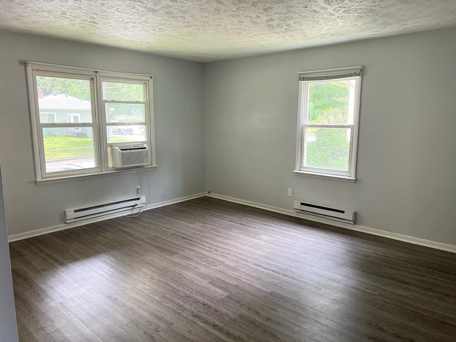 312 W Cherry St — Photo 4