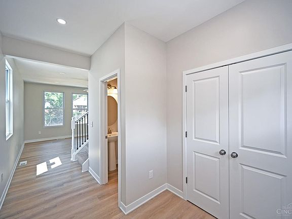 3rd image of 3822 Odin Ave