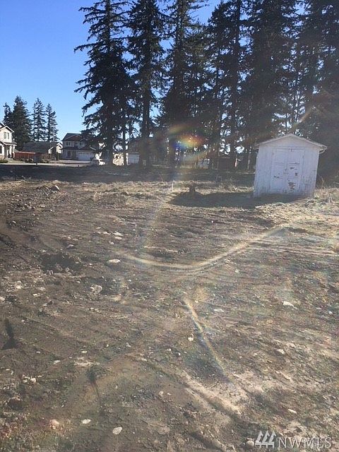 2nd image of 2520 174th St E