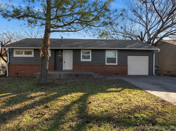 8928 E 4th St, Tulsa, OK 74112