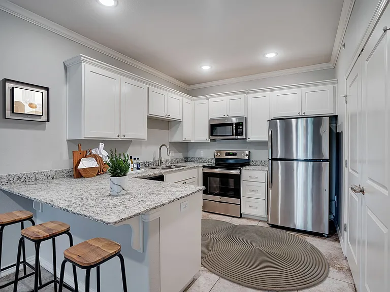 Bella Vista - 2 Bed / 1 Bath - 884 Sq.Ft.