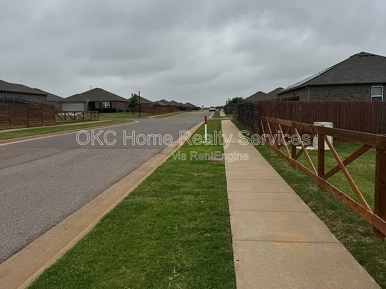 9904 Jackrabbit Rd — Photo 3
