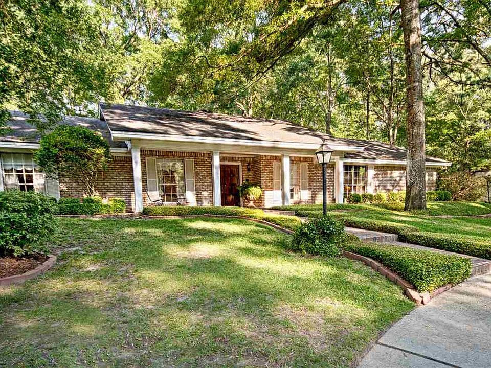 1st image of 806 Hunterwood Dr
