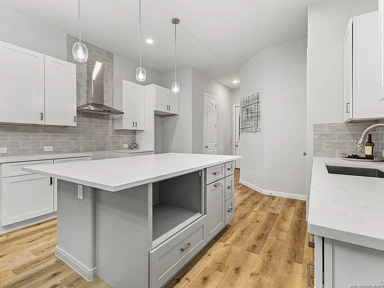 505 Linden Ave — Photo 16