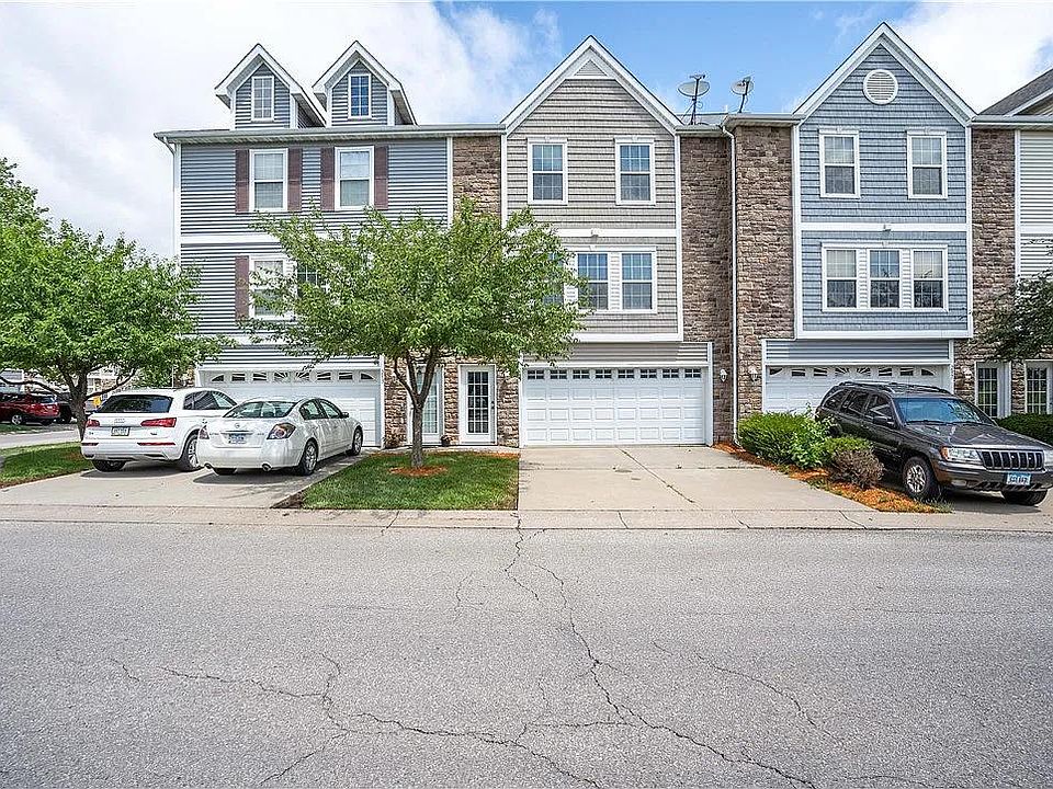 1st image of 295 NE Basswood