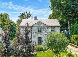 24 Bellevue St, Newton, MA 02458