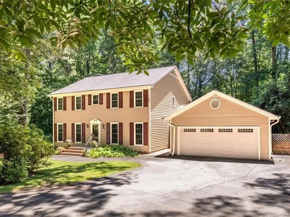 1942 Musket Ct, Stone Mountain, GA 30087