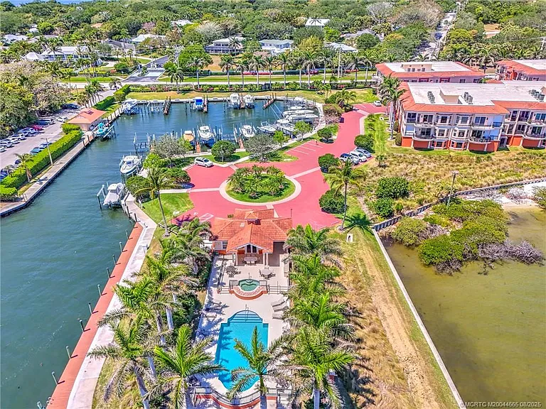 1528 NE Outrigger Landings Dr #208 — Photo 75