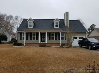 313 Larchmont Rd, Fayetteville, NC 28311