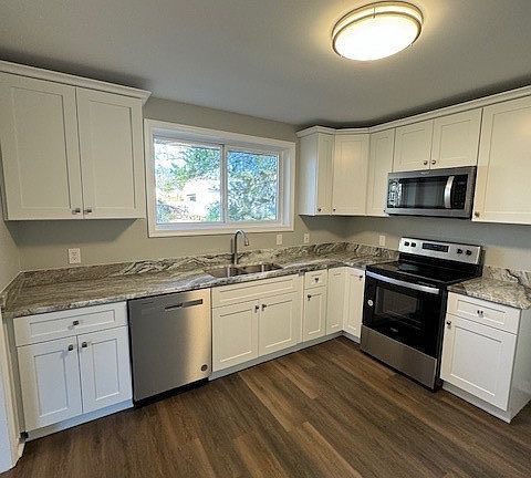 2nd image of 4303 Longleaf Dr