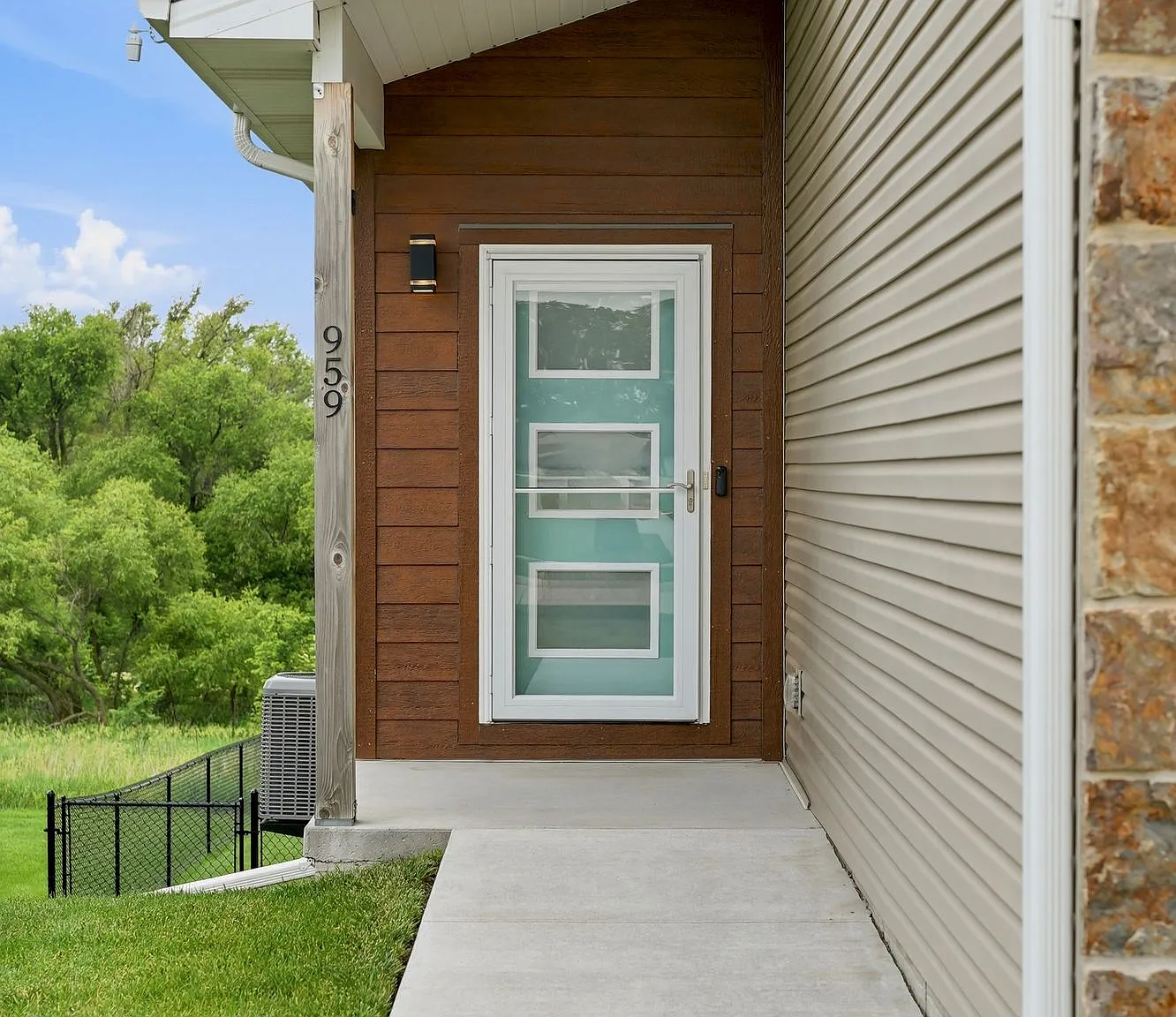 4 bed, 2203 sqft, $2,500 — Photo 3
