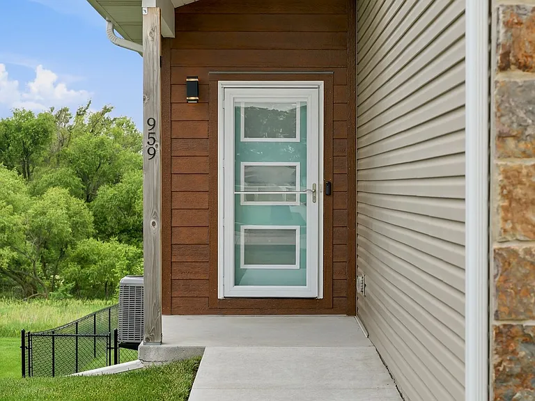 959 Titan Dr — Photo 3