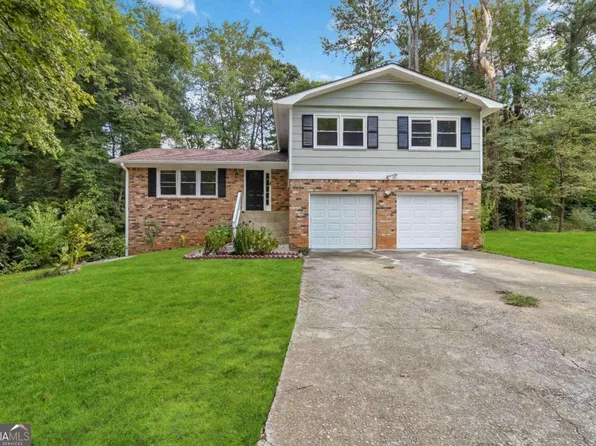 822 Corundum Ct, Stone Mountain, GA 30083