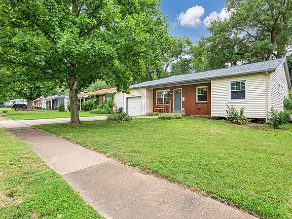2nd image of 1055 Thompson Dr
