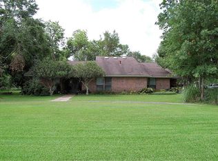 200 Beaumont St, Anahuac, TX 77514