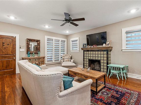 5th image of 3544 Almeria Ave