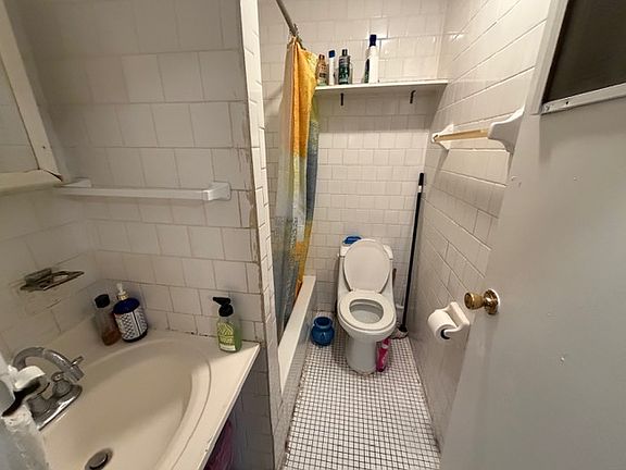 5th image of 3220 30th St Floor 1