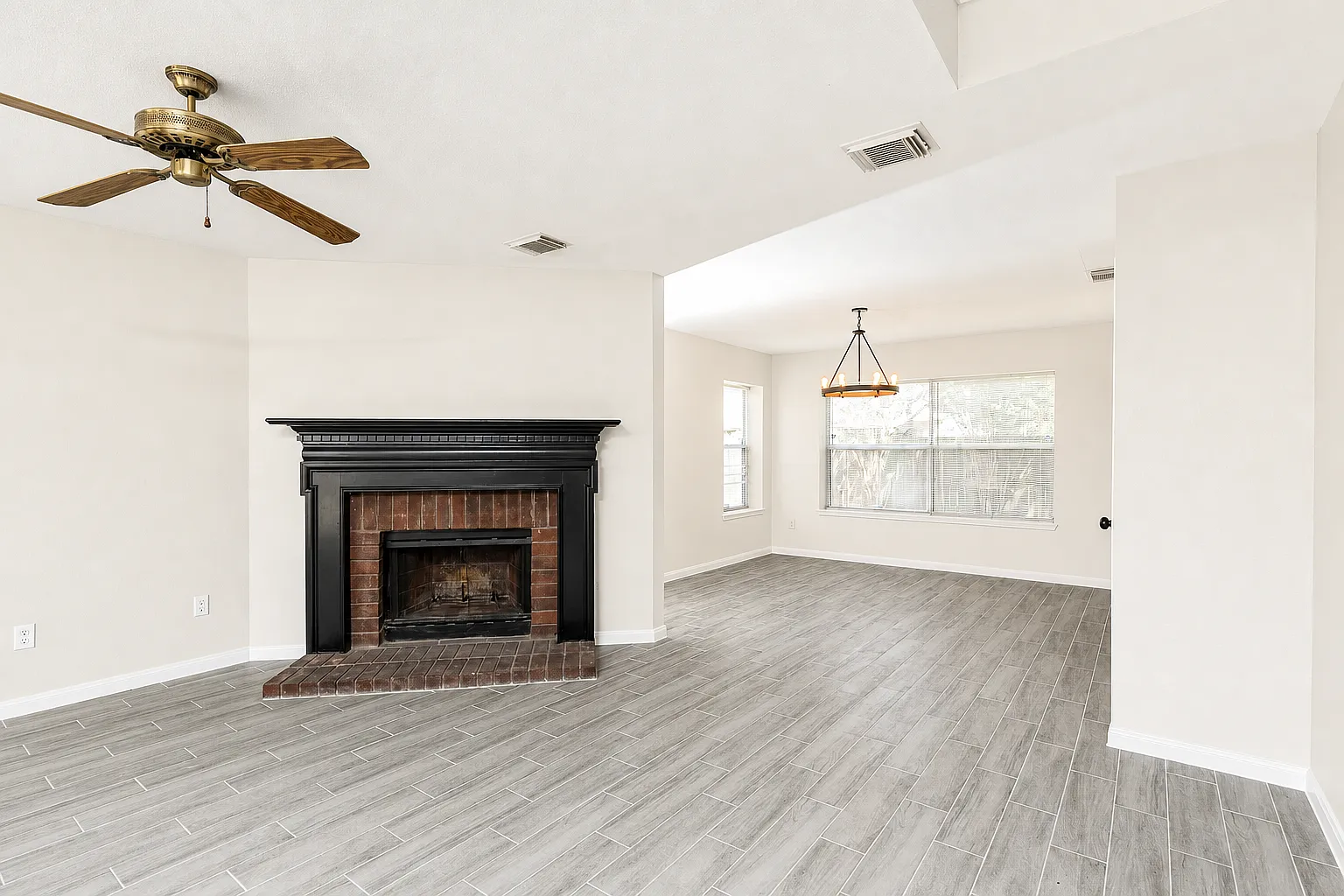 4 bed, 2.5 bath, 2061 sqft, $2,275 — Photo 3