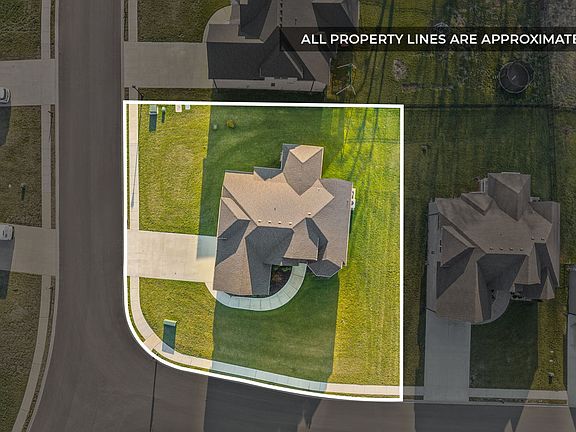 5th image of 1481 English Oak Dr