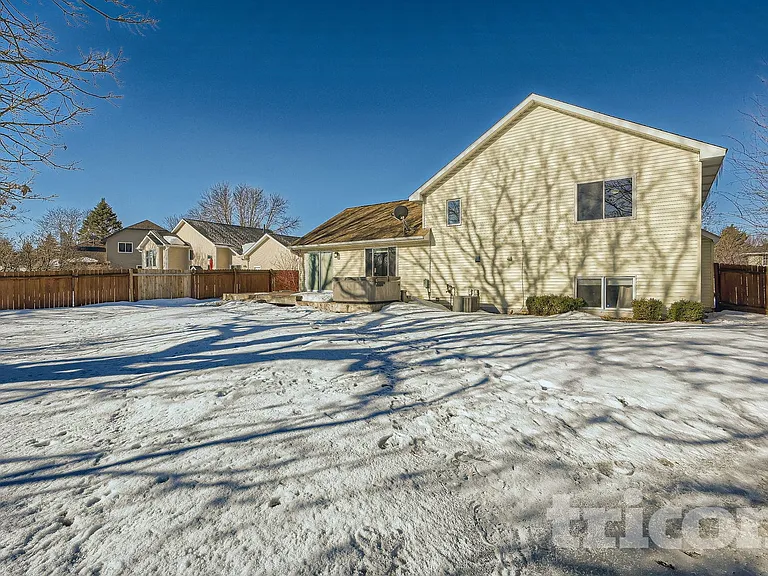 7429 Chesham Ln — Photo 18