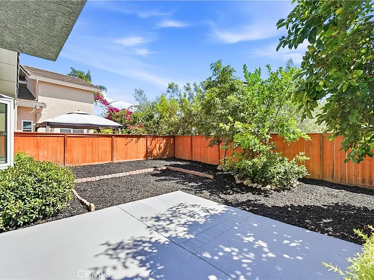6 Buttonwood — Photo 20