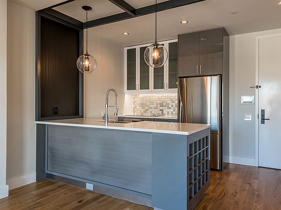 3rd image of 670 Pacific St #405