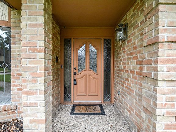 3rd image of 16010 Mickleham Dr