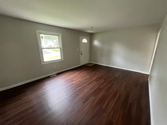 3130 Dresden St — Photo 6