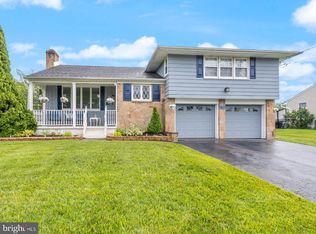 822 Hilltop Rd, Cinnaminson, NJ 08077