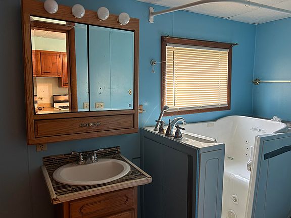 5th image of 1811 Avenue B