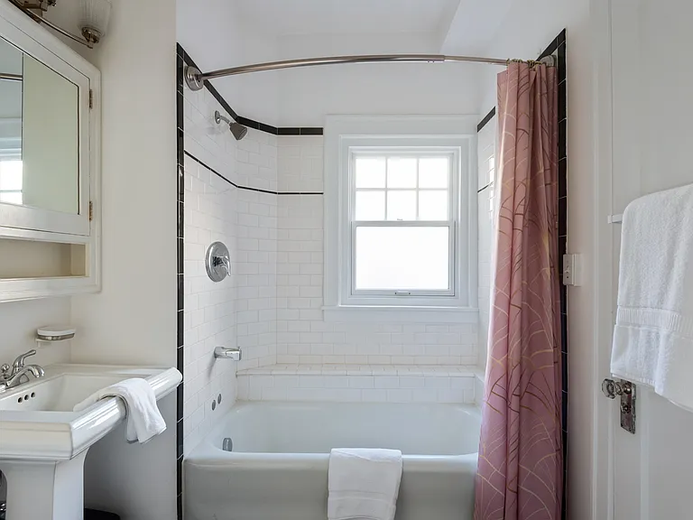 2015 NW Flanders St #408 — Photo 19