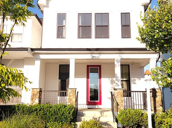 25524 Woodbine Farm Dr, Chantilly, VA 20152