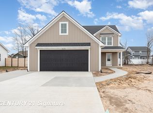 8650 Foxtail Trl, Freeland, MI 48623