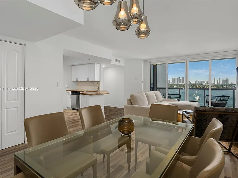 1800 Sunset Harbour Dr #1208 — Photo 9