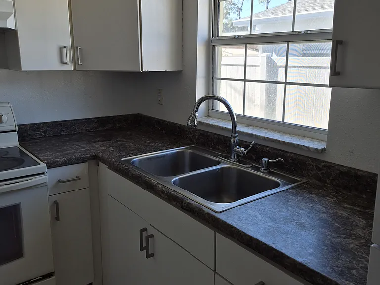 1734 Montana Ave NE — Photo 14