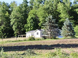 1082 S Lake Rd, Mercer, PA 16137