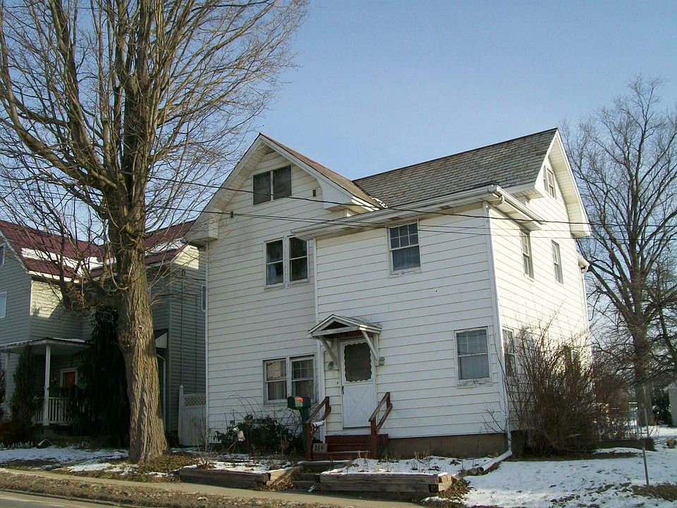 1st image of 210 N Main St