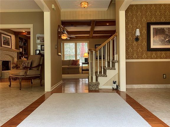 3rd image of 7424 N Amoret Ave