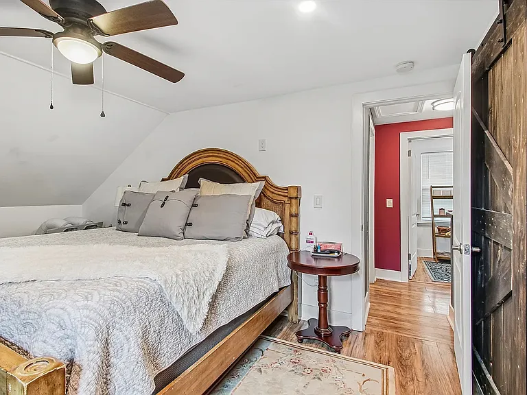 312 Howland Ave — Photo 19