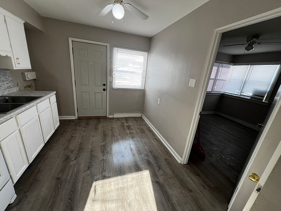 1st image of 3920 Auburn St #4