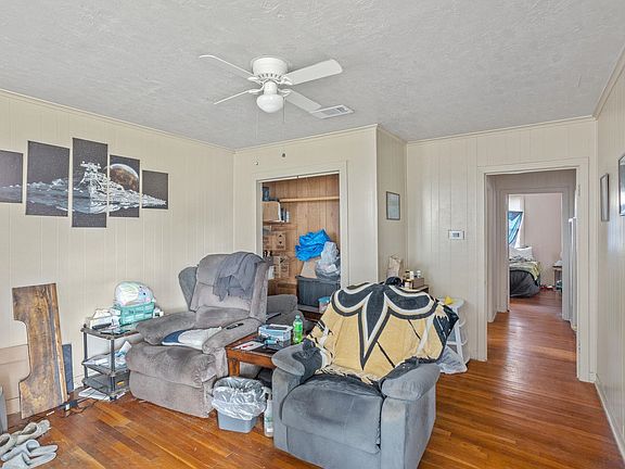 5th image of 1101 Oklahoma St